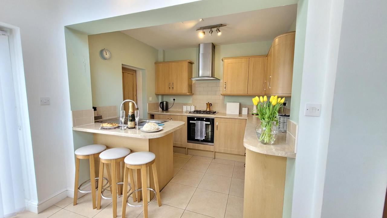 Colenso St - 2 Bed House By Bishy Road & River Дом отдыха Йорк
